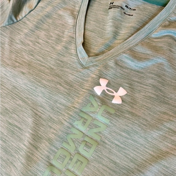 Under Armour Loose Tee Bundle - size small - Picture 4 of 7